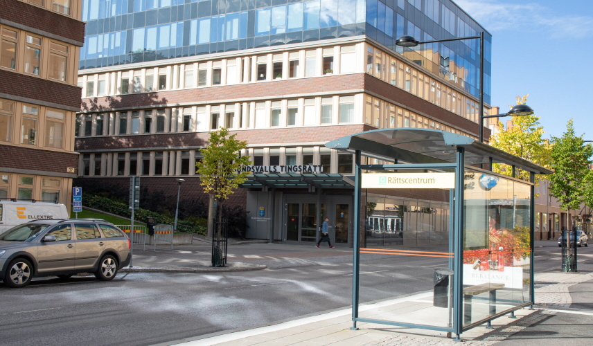 Sundsvall tingsrätt och rättshjälpsmyndigheten exteriör