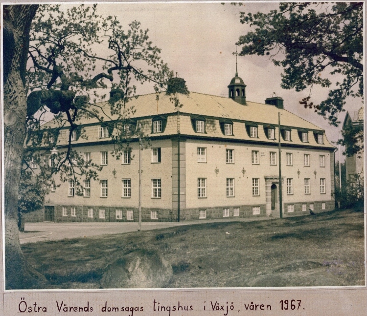 Fotografi av Östra Värends tingshus 1967
