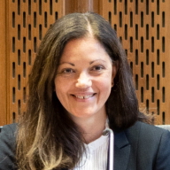 Rätten i en förhandling.