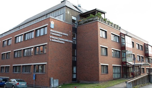 Ångermanland tingsrätt och Förvaltningsrätten i Härnösands domstolsbyggnad