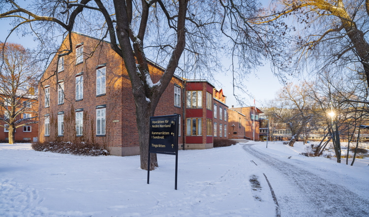 Kammarrätten sett utifrån, vintertid