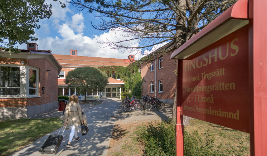 Umeå tingsrätt och Umeå förvaltningsratten exteriort