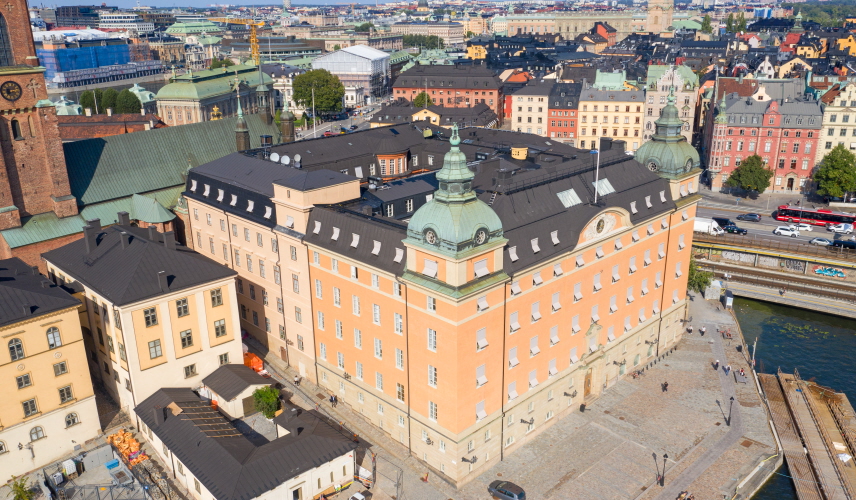 Fågelvy över kammarrättens byggnad. Foto.