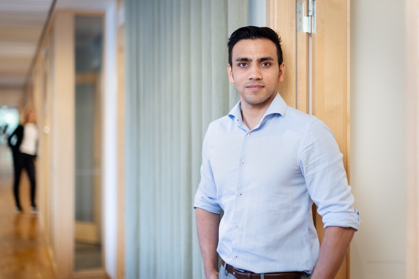 Porträttbild på medarbetaren Faisal Karimi