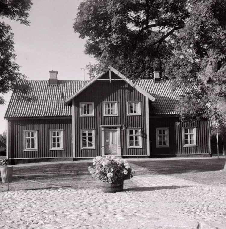 Gamla tingshuset på Gamla torg i Ljungby, svartvitt